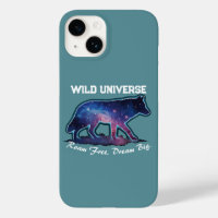 Loup solitaire silhouette de galaxie (univers sauv