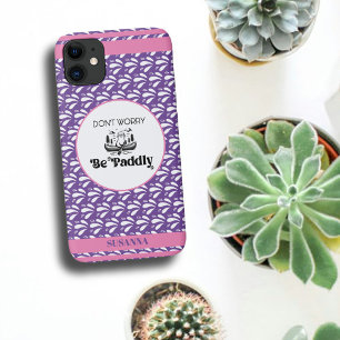 Case-Mate iPhone Case Loutre de canoë à motif rétro violet avec nom pers