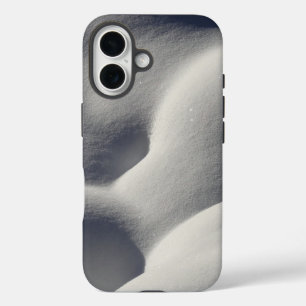 Coque Pour iPhone 16 Monticules de neige scintillante, nature abstraite