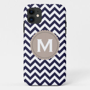 Coques Pour iPhone Motif blanc de Chevron de monogramme de bleu