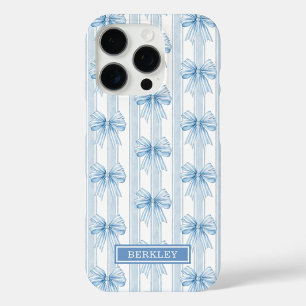 Coques iPhone 16 Pro Nœuds Coquette Bleus sur Monogramme à Rayures