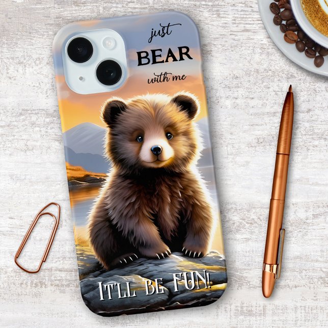 Coques Case-Mate iPhone Ours avec moi Cute Bear Cub (Cute phone case featuring an illustration of a bear cub with the "bear with me" text or custom texts)