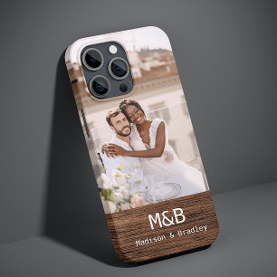 Coque Pour iPhone 14 Plus Photo de couple monogrammé sur bois avec nom perso