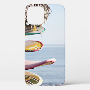 Case-Mate iPhone Case Planche de surf rouge et blanche en rack en bois m