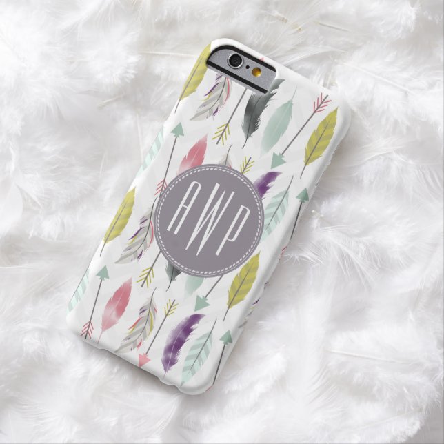 Coques Case-Mate iPhone Plumes et monogramme de flèches (In Situ)