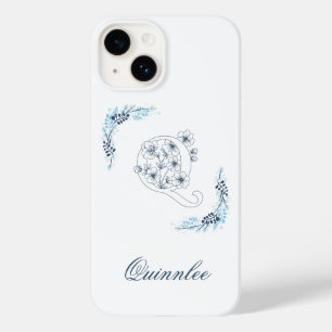 Coque Pour iPhone 14 Premier "Q" Monogramme bleu Calme Floral