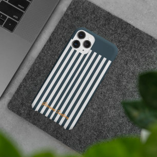 Coque iPhone 15 Pro Max Rayures Navy   Monogramme du gentleman moderne