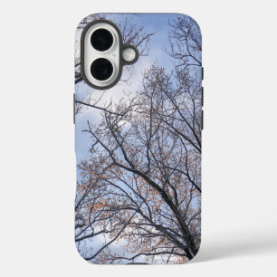 Coque Pour iPhone 16 Regardant les arbres d'un matin d'hiver