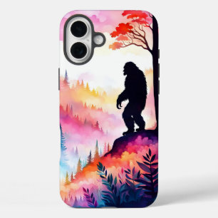 Coques iPhone 16 Plus Sasquatch coloré sur Ridge surplombant la forêt
