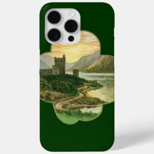 Coque iPhone 15 Pro Max Shamrock vintage Lucky Gold avec château irlandais