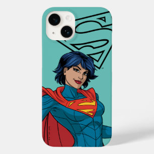 Coque Pour iPhone 14 Supergirl Hovering en costume bleu