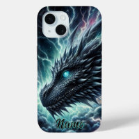 Tête de dragon dans un orage avec éclairs