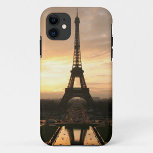 Coque iPhone 11 Tour Eiffel au lever de soleil du Trocadero