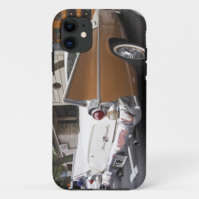 Coques Case-Mate iPhone Une voiture classique Studebaker Silver Hawk garée (Dos)