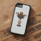 Verres de port de girafe curieuse mignonne de bébé