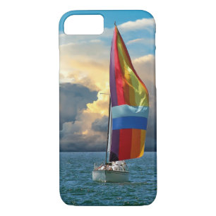 Case-Mate iPhone Case voilier avec spinaker arc-en-ciel au lever du sole