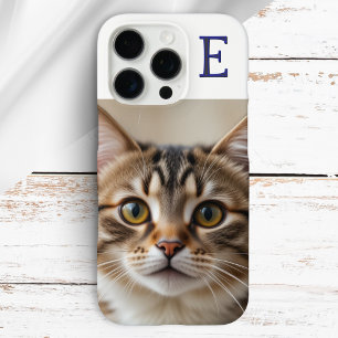 Coques iPhone 16 Pro Votre photo de chat stylée et monogrammée