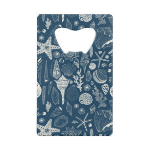 Coques de mer sur bleu foncé