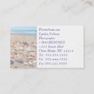 Coquillages sur le carte de visite de plage