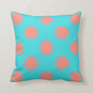 Corail sur le coussin à angles multi de cercles