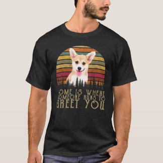 Corgi Dog Runs To Greet You Beat Friend T-Shirt