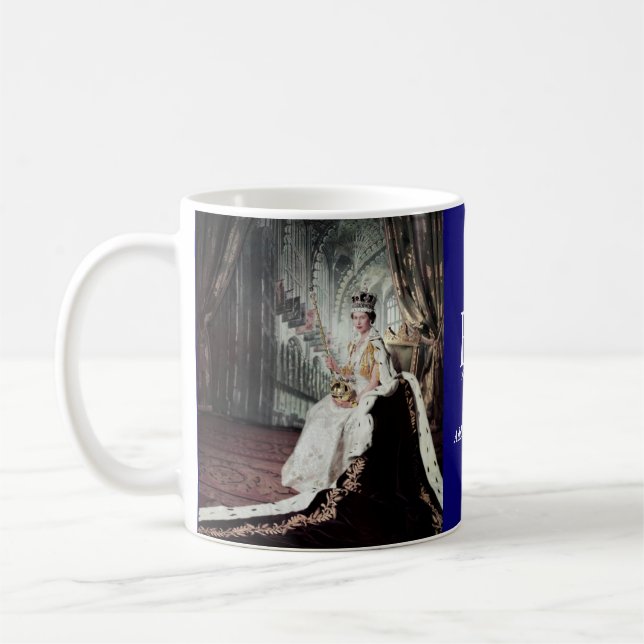 Coronation pose of Queen Elizabeth II, Coffee Mug (Gauche)