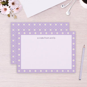 Correspondance Carte de note violette avec des pâquerettes et des