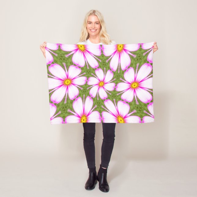 Cosmos Flowers Pattern Fleece Blanket (In Situ)