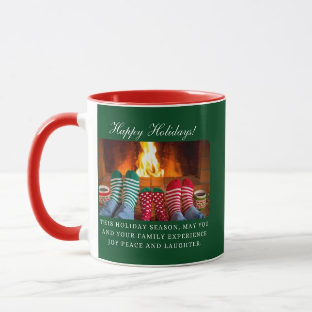 "Cosy Hearthside" Mug de vacances personnalisable (Gauche)