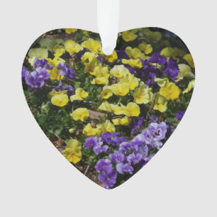 Coteau de panneaux violets et jaunes