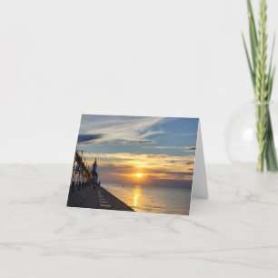 Coucher de soleil sur la carte de note blanche du 