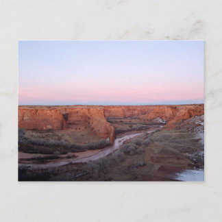 Coucher de soleil sur la carte postale Canyon de C