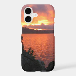 Coucher de soleil sur le lac de Californie