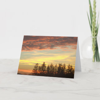 Coucher du soleil près de carte pour notes vide