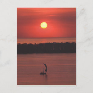 Coucher du soleil sur la carte postale de Presque