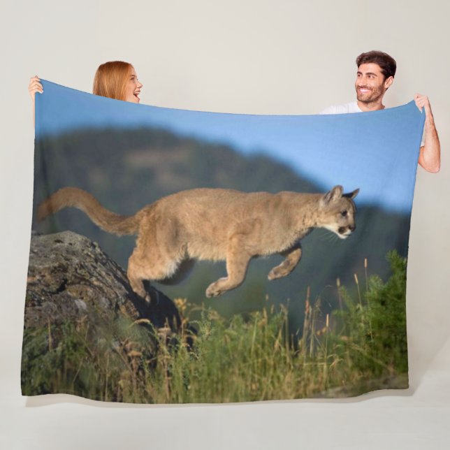 COUGAR FLEECE BLANKET (In Situ)