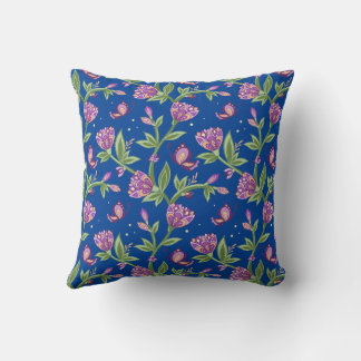 Couleur bleue, fleurs violettes design coussin