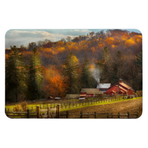 Country - Barn - The end of a season Magnet