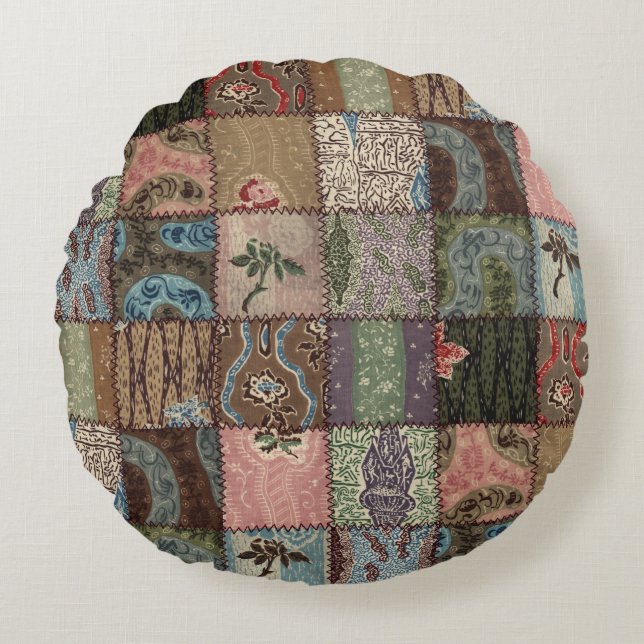 Country patchwork quilt, 3D texture. Round Pillow (Front)