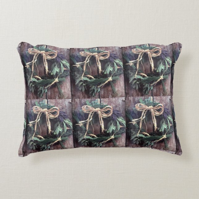 **COUNTRY STYLE CHRISTMAS WREATH**  PILLOW (Front)