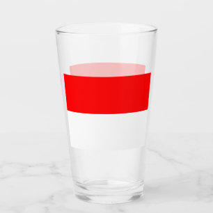 Coupe de verre patriotique avec drapeau d'Indonési