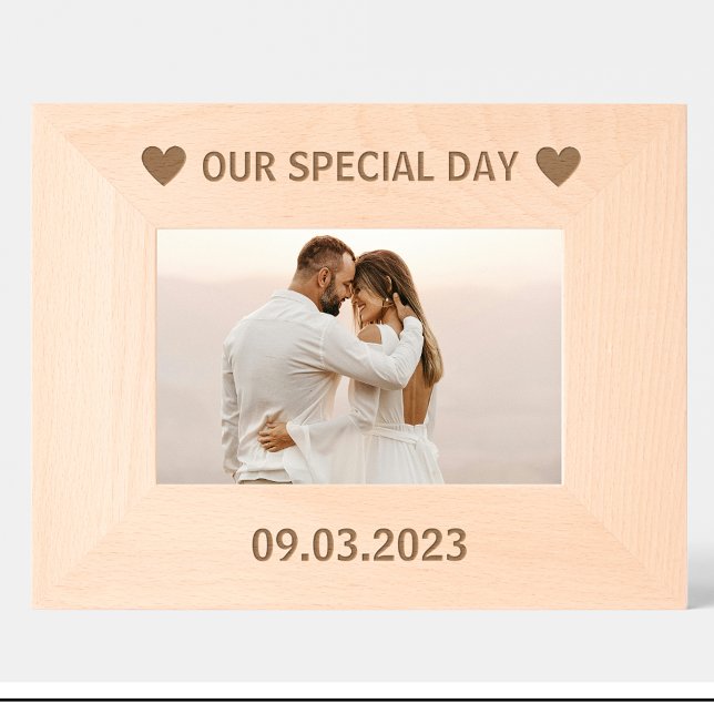 Couple Date Cadre photo en bois personnalisé (Créateur téléchargé)