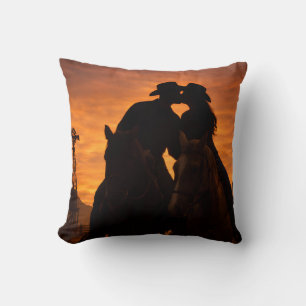 Couple de cowboys de l'Ouest Coussin de jet