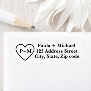Couple minimaliste mignon adressé coeur initial