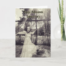 Couple sur la carte d'anniversaire Swing Halloween