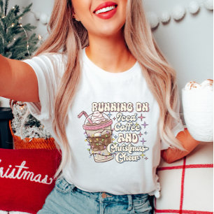Courir sur le café glacé et le T-shirt de Noël
