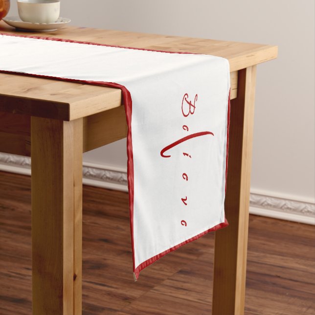 Court Croyance croix long chemin de table (In Situ)