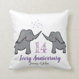 Coussin 14e anniversaire de l'éléphant d'ivoire violet
