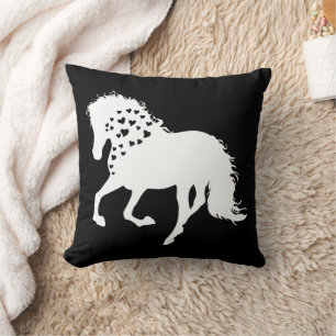 Coussin 2- Chemise Cheval, Aiguille Cheval, Cheval Filles