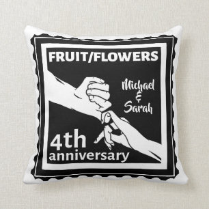 Coussin 4e anniversaire Mariage tenant la main romantique